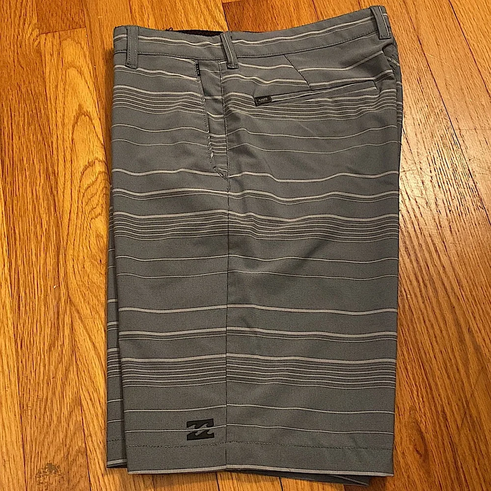 Billabong Hybrid Shorts Men’s Size 30 - Picture 1 of 16